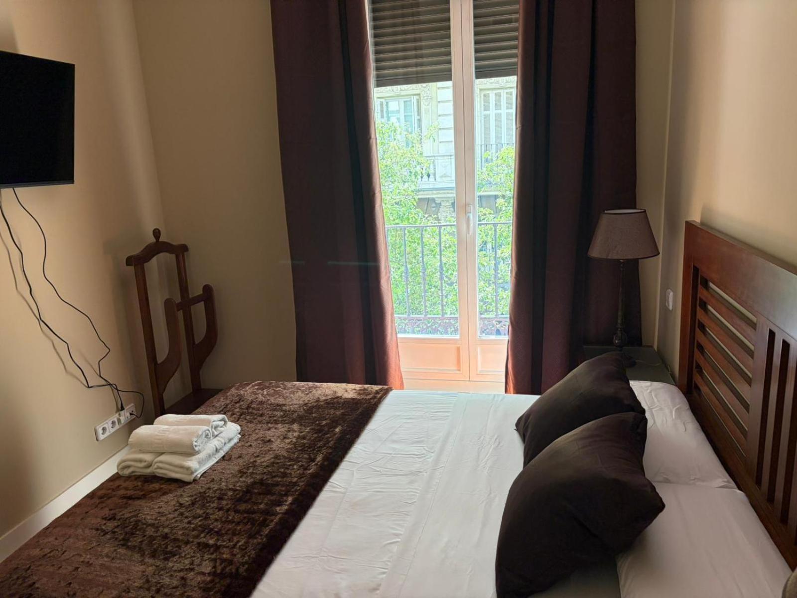 Hostal Arenal Madrid — Photos 1